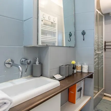 Stylish & Elegant I Metro Is Only 1minute Away I Near Montmartre *