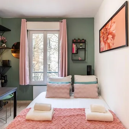 Stylish & Elegant I Metro Is Only 1minute Away I Near Montmartre Apartment *
